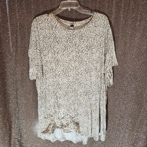 Old Navy spotted short sleeve top